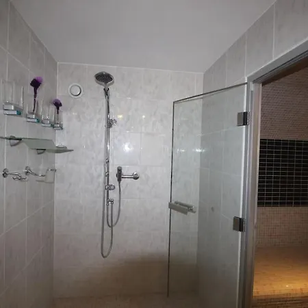 빌라 Dans Villa Spa Hammam Sauna Piscine, 5 Chambres *