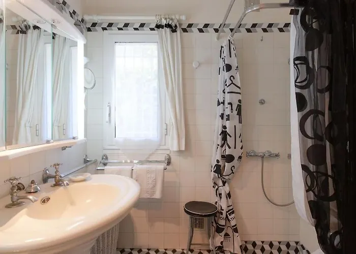 Dans Villa Spa Hammam Sauna Piscine, 5 Chambres Villa