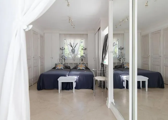 Dans Villa Spa Hammam Sauna Piscine, 5 Chambres Villa Juan-les-Pins