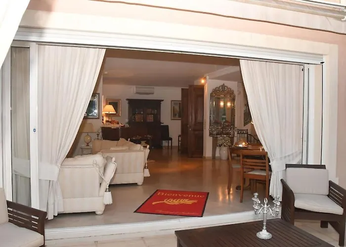 Dans Villa Spa Hammam Sauna Piscine, 5 Chambres Villa Juan-les-Pins